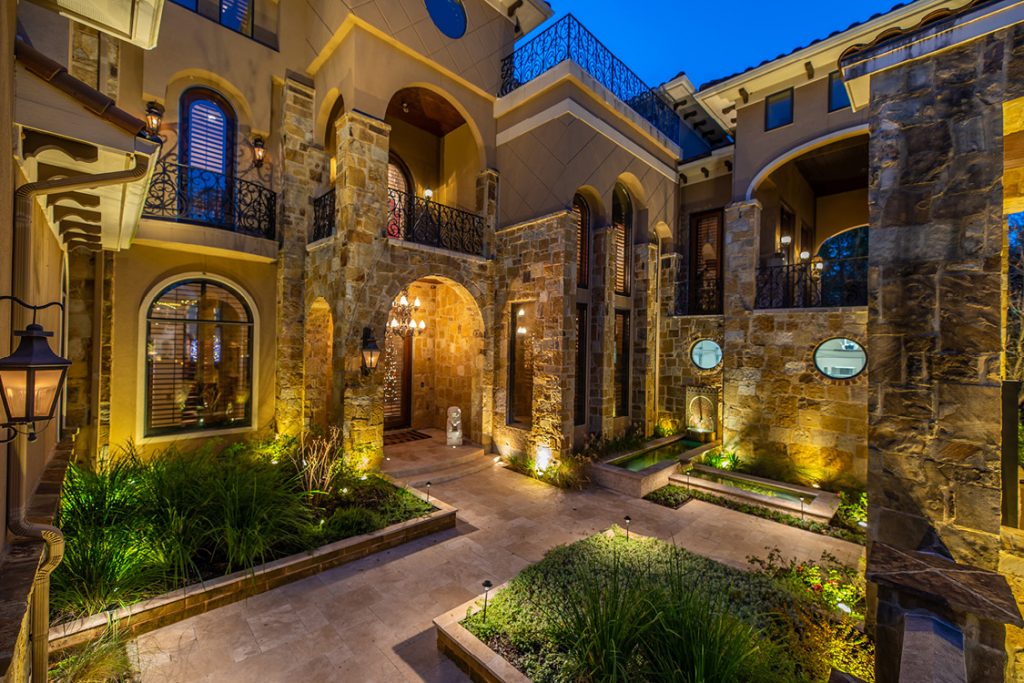 Creekside Courtyard